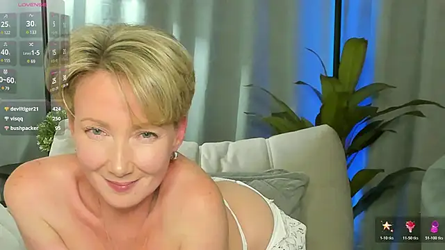 AkexandraFix tits and ass show