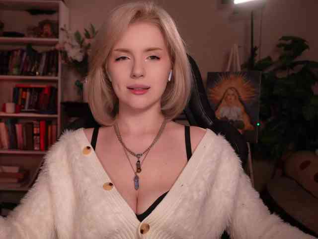 ChristieWade pussy play camshow - 2023.08.01