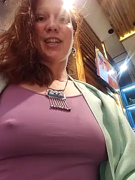 Exhibitionsplit couple show show - 2025 March 30