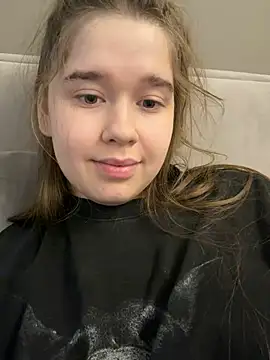 HornyGirlH deepthroat