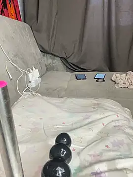 Lola_Hale swallow cum