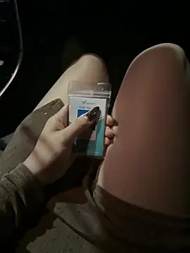 Meii-meyy cum on face