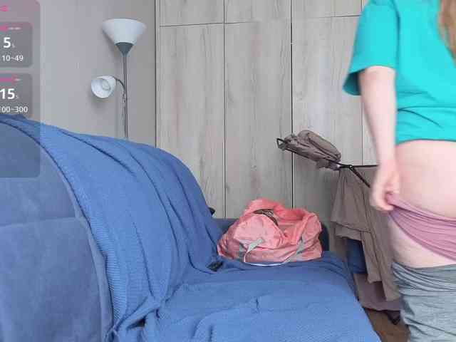 Milaa1998 tits and ass show