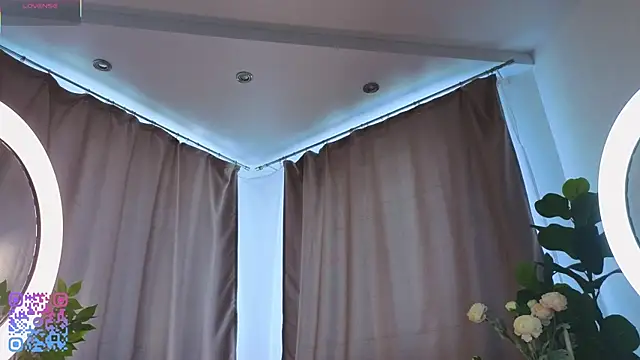 SoniaScott self squirt camshow