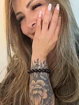 _Abril-Office1 cum on face show