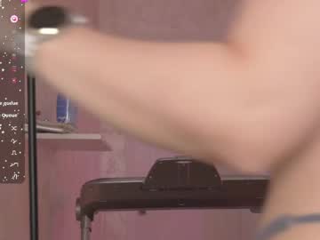 _jenniferr_ with friend - 2023.08.18