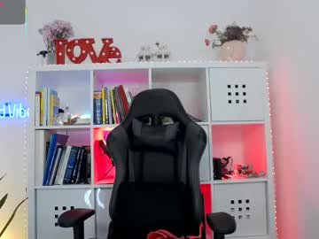 Angel_danm_milf self squirt show