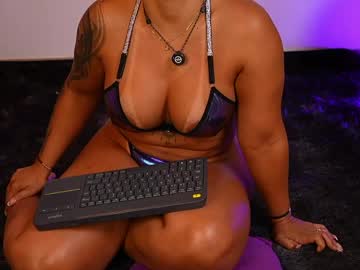 Anyiled self squirt camshow