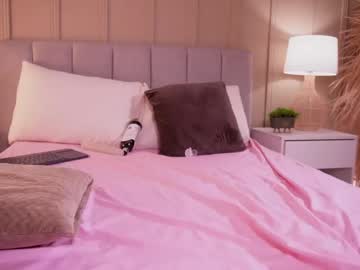 Curvyliciouss self squirt camshow