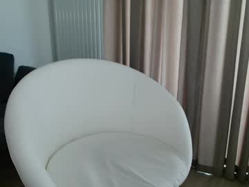 Kiki_akai pvt