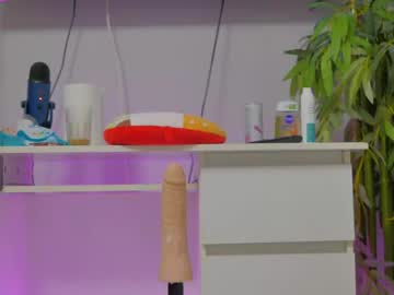 Luckystrikee_ fingering