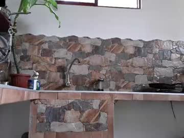 Minikunis fuck missionary show