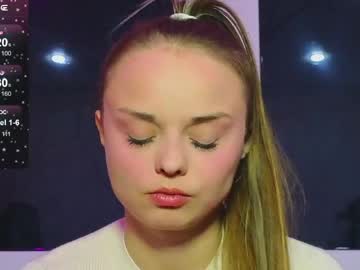 Misss_viki pussy play - 2023.10.21