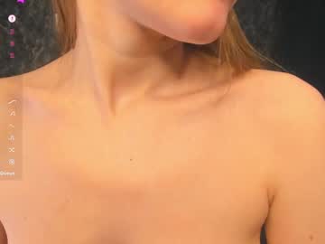 Normaemans tits and ass camshow