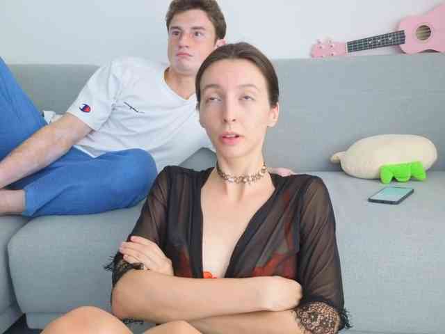 Yummy-couple camshow - 10.28.2023
